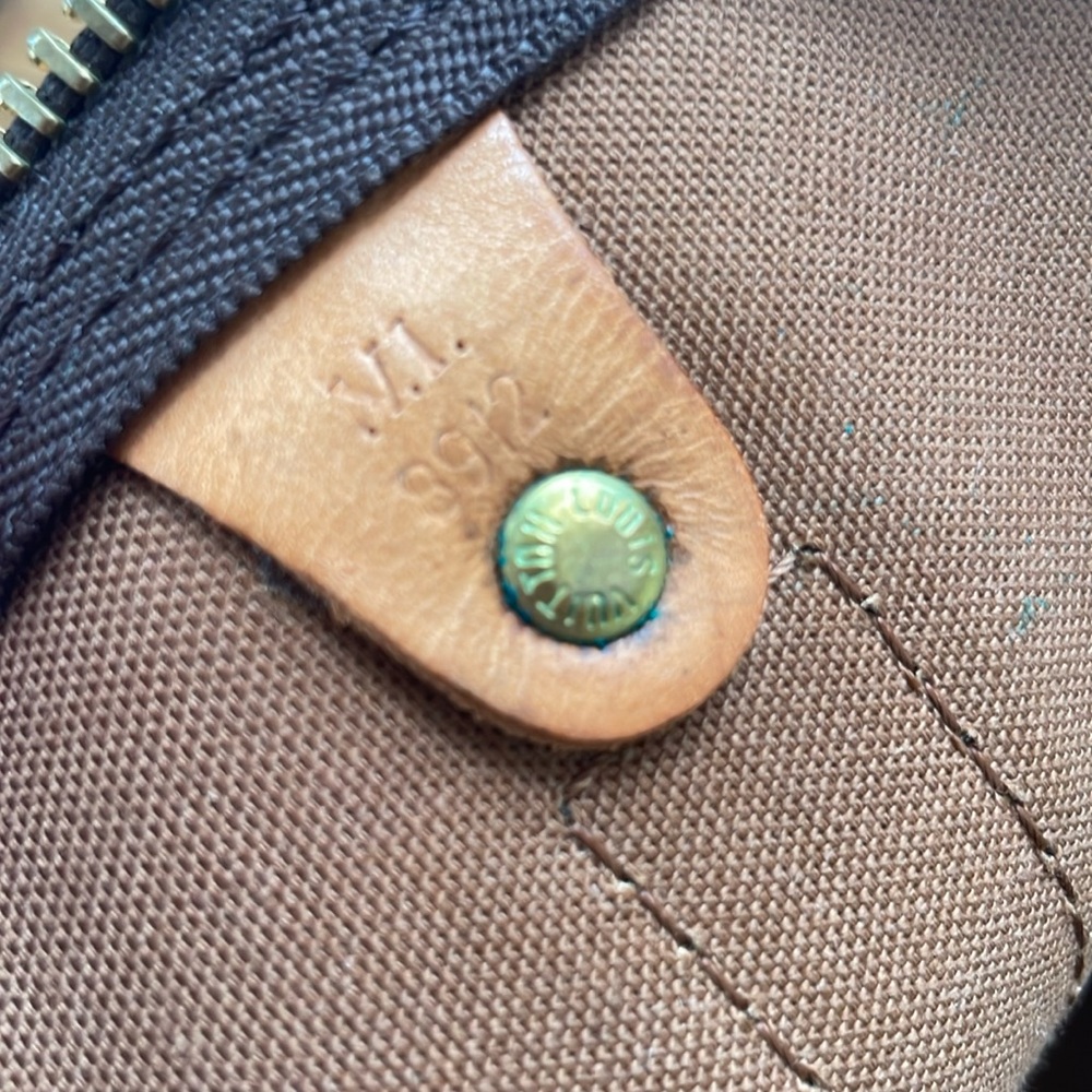 Louis Vuitton Bandouliere Keepall 60 Travel Bag - Picture 9 of 17